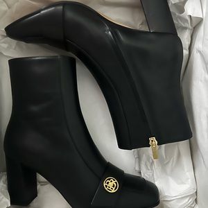 Banana Republic leather boots 7.5 black